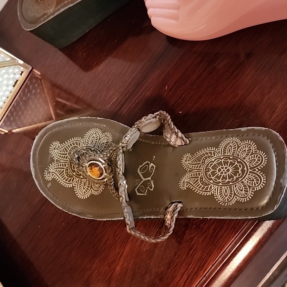 Bejeweled platform thongs size 9 - Picture 4 of 7